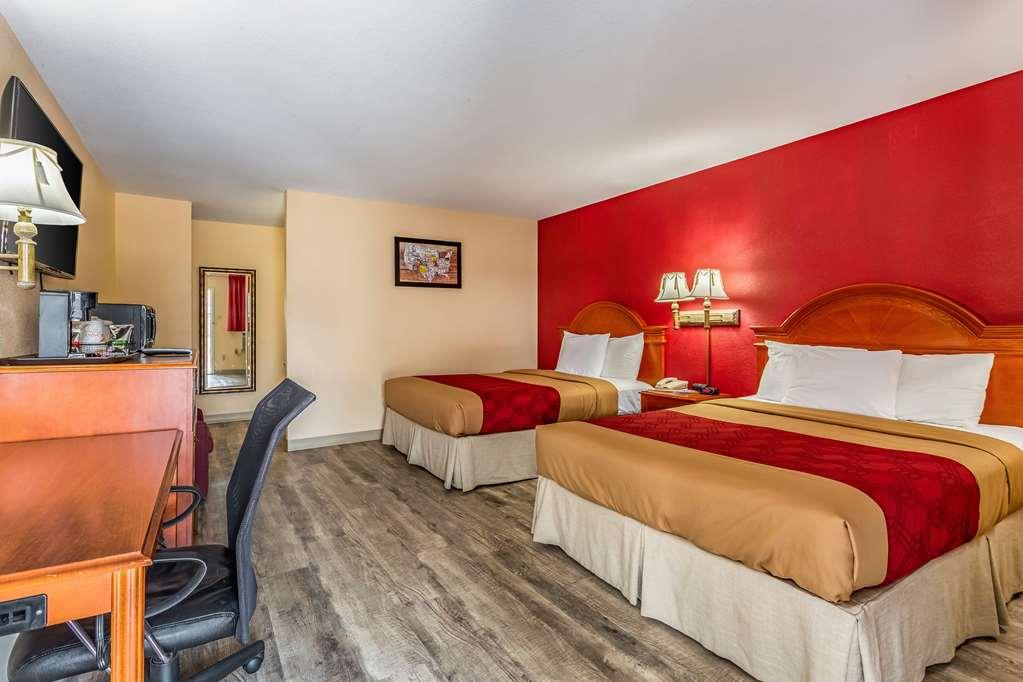 Econo Lodge Inn & Suites Santa Rosa Chambre photo