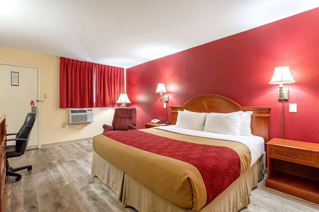 Econo Lodge Inn & Suites Santa Rosa Chambre photo